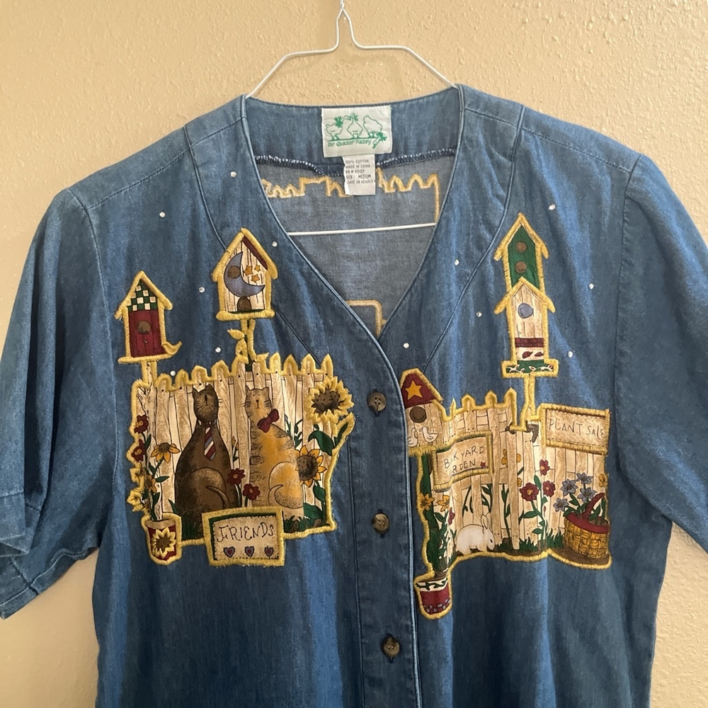 Vintage Cat Embroidered denim women’s medium button farmcore top